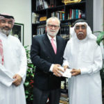 موظفي صحيفة غلف ديلي نيوز يقدمون تبرعهم السنوي للسنابل